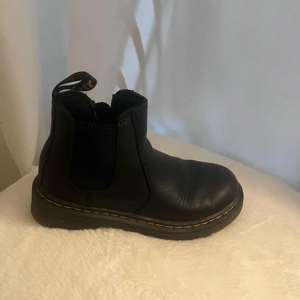 Little girls Dr Martens Chelsea boot worn but in very good condition